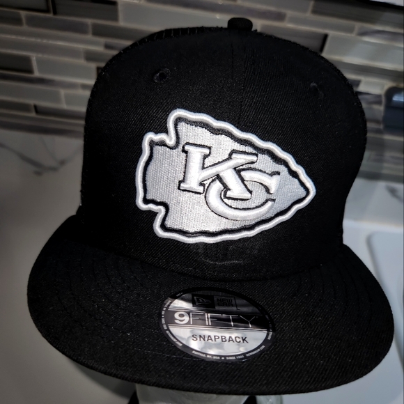 Kansas City Chiefs hat - Picture 2 of 4